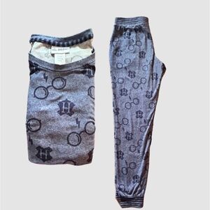 Harry Potter Women’s 2-Piece Pajama Set Excellent Condition Very Soft & Cozy